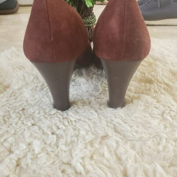 EUC Naturalizer sz10 brown suede Mary jane heels - Picture 4 of 7